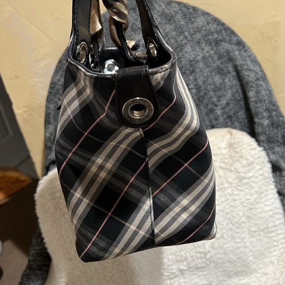 $99. Burberry London played . Blue label. Medium bag . - Picture 6 of 10